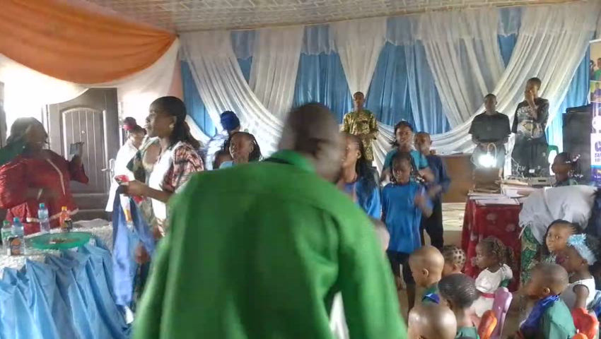 A wonderful performance from kids