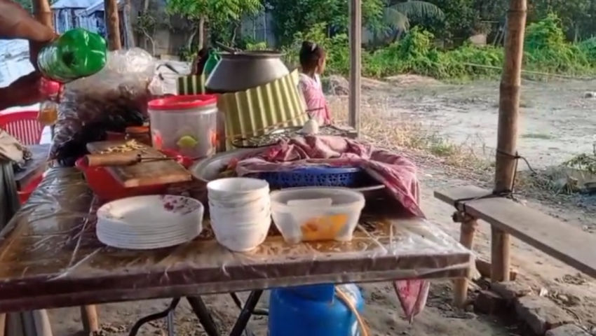Phuchka Shop.